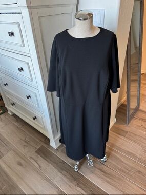 Donna Morgan 18W little black dress